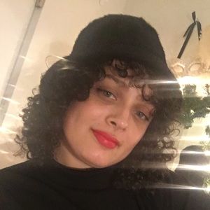 Meet your Posher, Alexandra